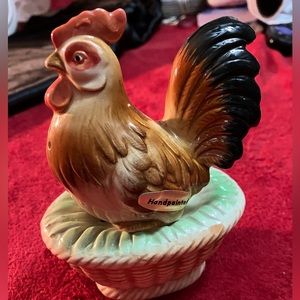 Vintage Rooster nesting, salt, and pepper, shakers,1981